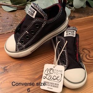 Converse sneakers toddler size 6